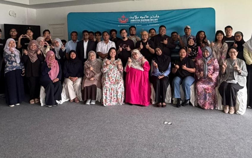 MSME business owners and partners at the AIM ASEAN AI upskilling training, Dewan Intisar, Jabatan Daerah Belait